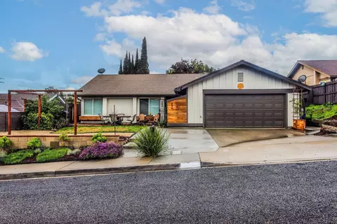 474 Oak Pl, Chula Vista, CA 91911