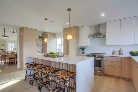 2018 Pintoresco Ct, Carlsbad, CA 92009
