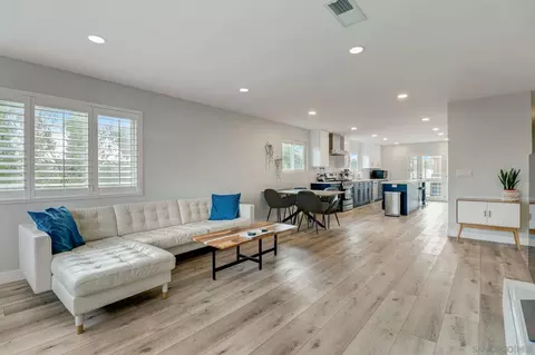 Living - 545 N Vine St, Oceanside, CA 92054 photo 1 of 5