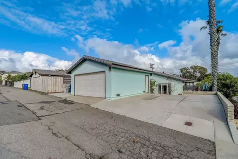 Exterior - 545 N Vine St, Oceanside, CA 92054 photo 10 of 14