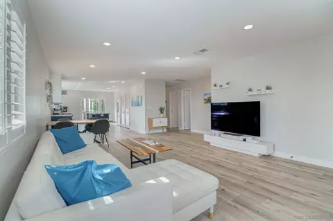 Living - 545 N Vine St, Oceanside, CA 92054 photo 2 of 5