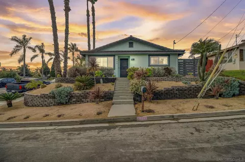 Exterior - 545 N Vine St, Oceanside, CA 92054 photo 13 of 14