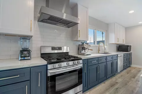 Kitchen - 545 N Vine St, Oceanside, CA 92054 photo 4 of 5