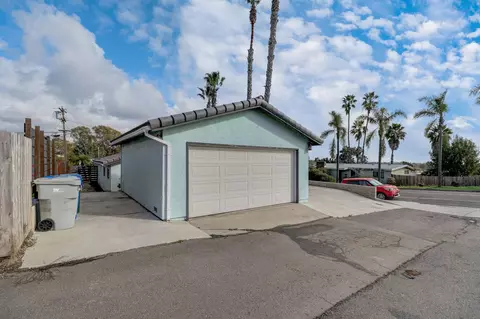 Exterior - 545 N Vine St, Oceanside, CA 92054 photo 9 of 14