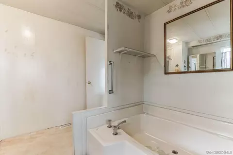 Bath - 203 Bright Creek Ln, Oceanside, CA 92056 photo 2 of 3