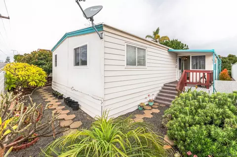Exterior - 203 Bright Creek Ln, Oceanside, CA 92056 photo 6 of 8