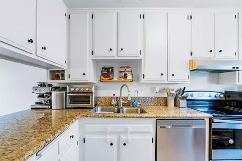 Kitchen - 526 Debra Pl, San Marcos, CA 92078 photo 1 of 3