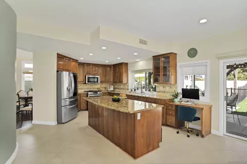 Kitchen - 2014 Sequoia Cr, Vista, CA 92081 photo 2 of 4