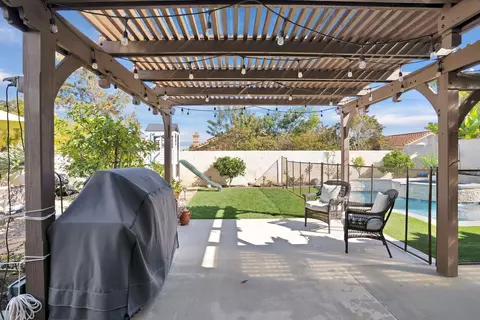 Exterior - 2014 Sequoia Cr, Vista, CA 92081 photo 3 of 9