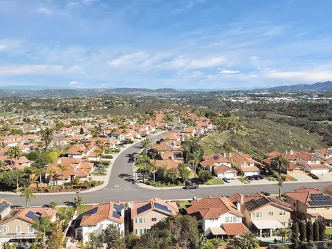 View/Area - 2014 Sequoia Cr, Vista, CA 92081 photo 4 of 5