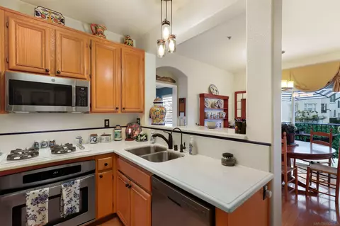 Kitchen - 6224 Via Trato, Carlsbad, CA 92009 photo 4 of 4