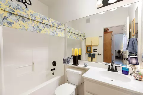 Bath - 6224 Via Trato, Carlsbad, CA 92009 photo 2 of 2