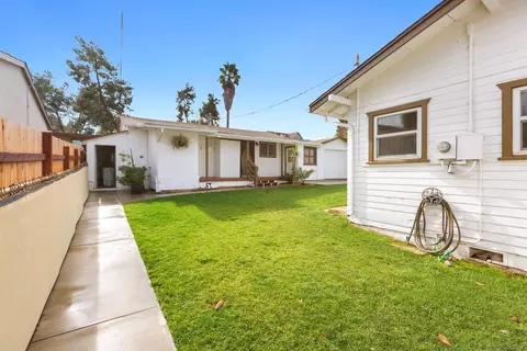 Exterior - 845 W 3rd Ave, Escondido, CA 92025 photo 6 of 7