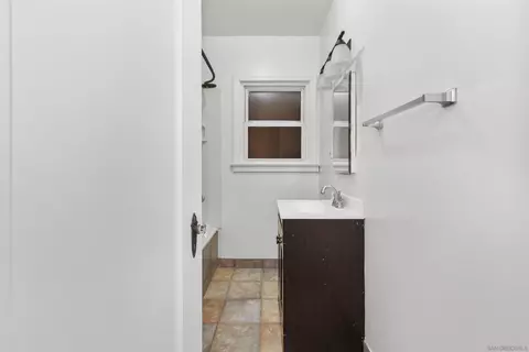 Bath - 845 W 3rd Ave, Escondido, CA 92025 photo 1 of 3
