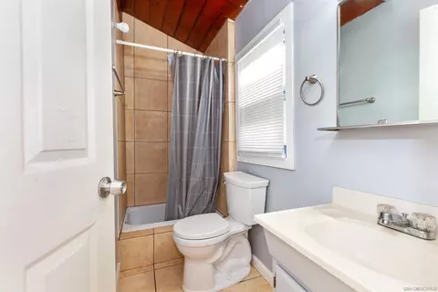 Bath - 845 W 3rd Ave, Escondido, CA 92025 photo 3 of 3