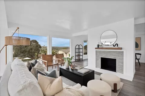 Living - 408 Andrew Ave, Encinitas, CA 92024 photo 3 of 6