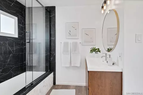 Bath - 408 Andrew Ave, Encinitas, CA 92024 photo 5 of 5