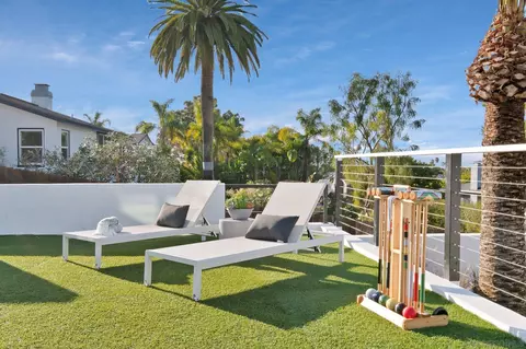 Exterior - 408 Andrew Ave, Encinitas, CA 92024 photo 5 of 10
