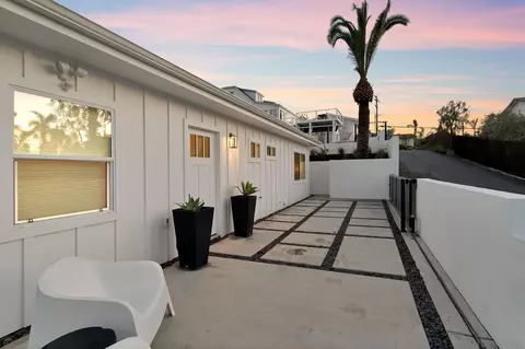 Exterior - 408 Andrew Ave, Encinitas, CA 92024 photo 7 of 10