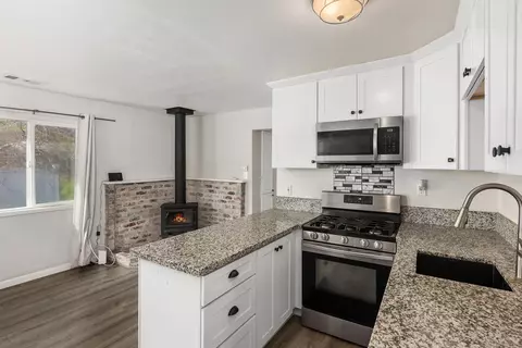 Kitchen - 1042 Midway Dr, Alpine, CA 91901 photo 3 of 4