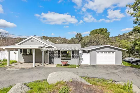 1042 Midway Dr, Alpine, CA 91901