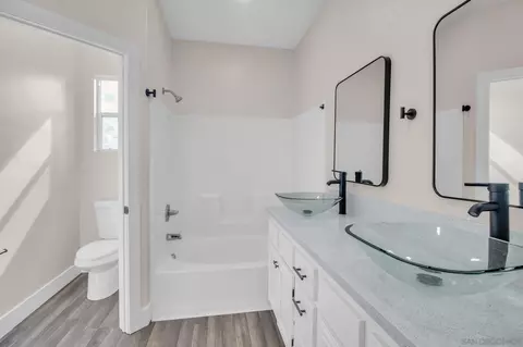 Bath - 4434 Brisbane Way #3, Oceanside, CA 92058 photo 2 of 2
