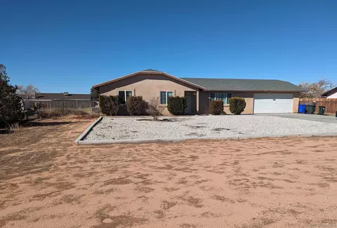 Exterior - 14976 Quivero Rd, Apple Valley, CA 92307 photo 2 of 4