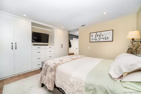 Bedroom - 325 Wind Flower Way, Oceanside, CA 92057 photo 5 of 5