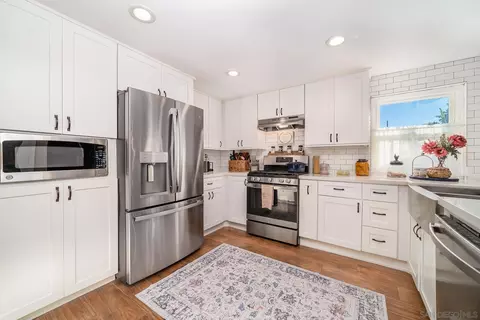 Kitchen - 325 Wind Flower Way, Oceanside, CA 92057 photo 2 of 5