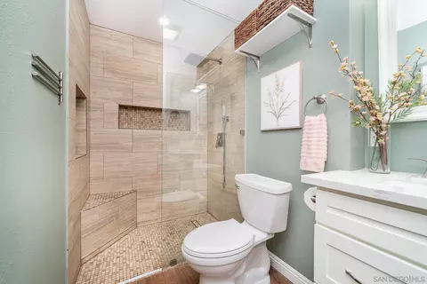 Bath - 325 Wind Flower Way, Oceanside, CA 92057 photo 4 of 6