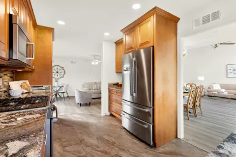 Kitchen - 14545 Hillndale Way, Poway, CA 92064 photo 2 of 7