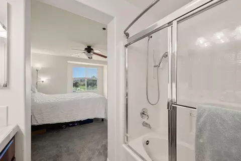 Bath - 113 Via Sovana, Santee, CA 92071 photo 2 of 4