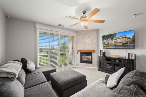 Living - 113 Via Sovana, Santee, CA 92071 photo 3 of 4