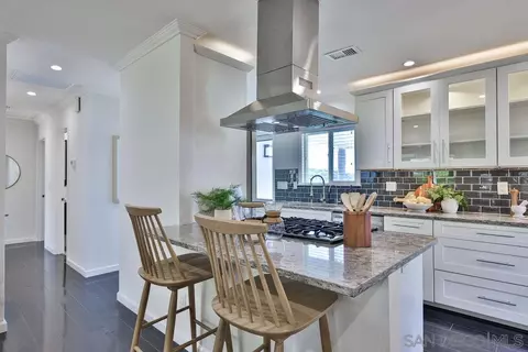 Kitchen - 406 Edgehill Ln, Oceanside, CA 92054 photo 2 of 4