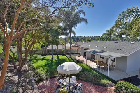 Exterior - 406 Edgehill Ln, Oceanside, CA 92054 photo 3 of 14