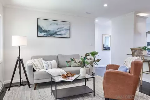 Living - 406 Edgehill Ln, Oceanside, CA 92054 photo 2 of 4
