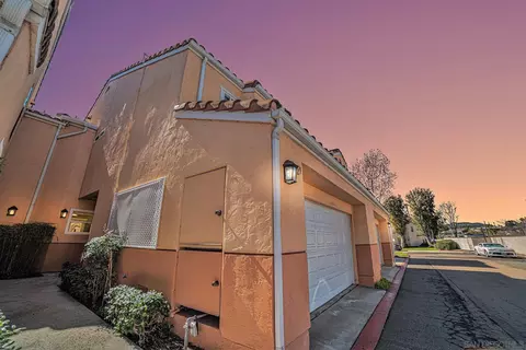 9029 Calle Del Verde, Santee, CA 92071