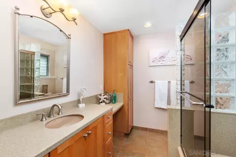 Bath - 2174 N Ash St, Escondido, CA 92026 photo 1 of 2