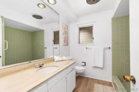 Bath - 2174 N Ash St, Escondido, CA 92026 photo 2 of 2