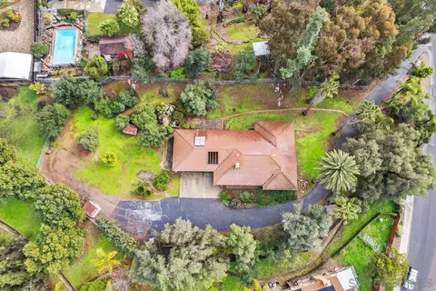 View/Area - 2174 N Ash St, Escondido, CA 92026 photo 4 of 12