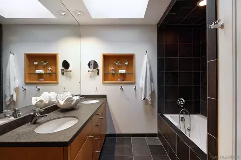Bath - 2356 Rue De Anne, La Jolla, CA 92037 photo 1 of 2