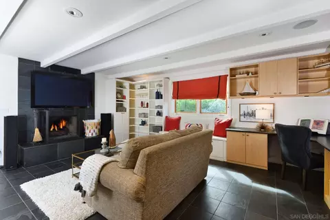 Living - 2356 Rue De Anne, La Jolla, CA 92037 photo 3 of 4