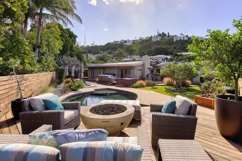 Exterior - 2356 Rue De Anne, La Jolla, CA 92037 photo 4 of 10