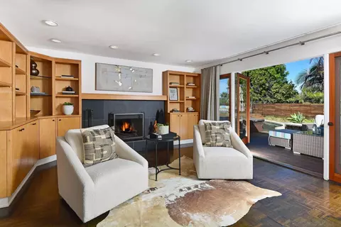 Living - 2356 Rue De Anne, La Jolla, CA 92037 photo 2 of 4