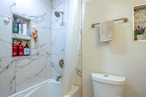 Bath - 10376 Limetree Ln, Spring Valley, CA 91977 photo 2 of 4