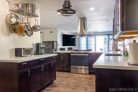 Kitchen - 10376 Limetree Ln, Spring Valley, CA 91977 photo 3 of 6