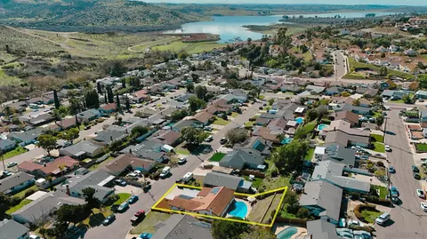 View/Area - 10376 Limetree Ln, Spring Valley, CA 91977 photo 6 of 9