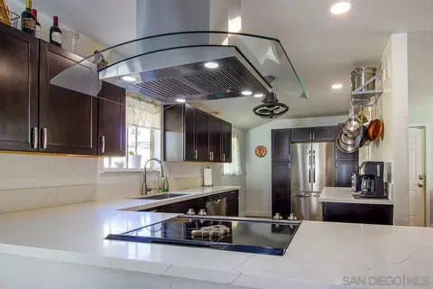 Kitchen - 10376 Limetree Ln, Spring Valley, CA 91977 photo 6 of 6