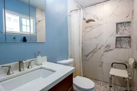 Bath - 10376 Limetree Ln, Spring Valley, CA 91977 photo 3 of 4