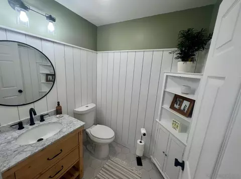 Bath - 2137 Alpine Glen Pl, Alpine, CA 91901 photo 2 of 2